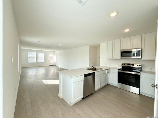 311 MOSCATO RD, New Braunfels, TX 78130
