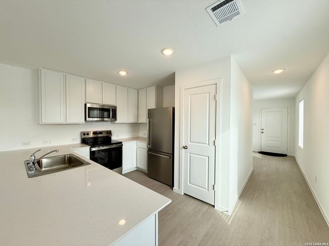 311 MOSCATO RD, New Braunfels, TX 78130