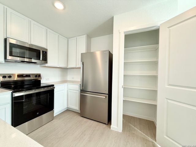 311 MOSCATO RD, New Braunfels, TX 78130