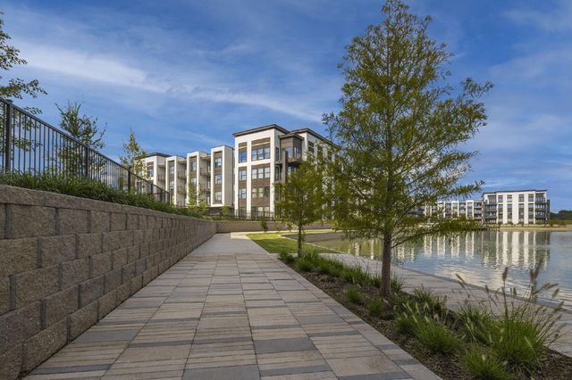 10421 Deerwood Road 2111, Houston, TX 77042