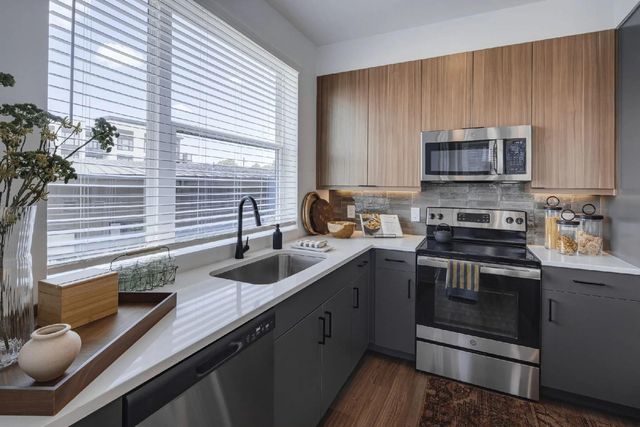 10421 Deerwood Road 2111, Houston, TX 77042