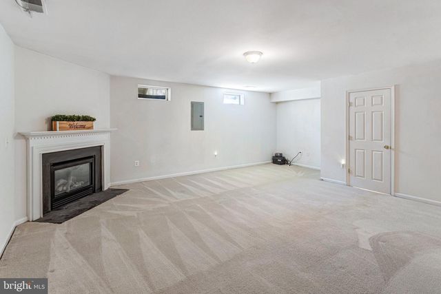 3003 FRANKFURT CT, Woodbridge, VA 22191