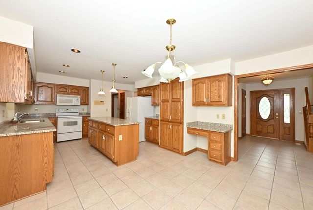 W130S9602 Jimmy Demaret DRIVE, Muskego, WI 53150