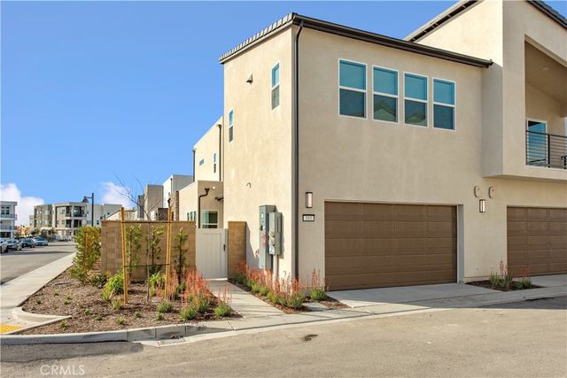 183 Proctor, Irvine, CA 92618