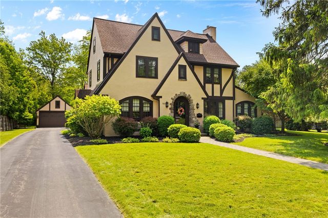 100 Southern Parkway, Brighton, NY 14618