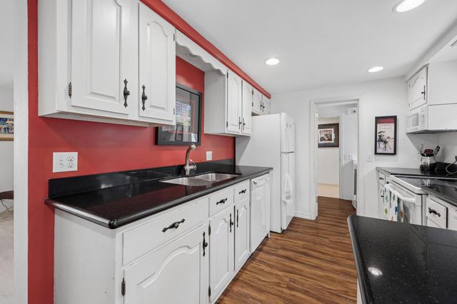640 Highway 96 W, Shoreview, MN 55126