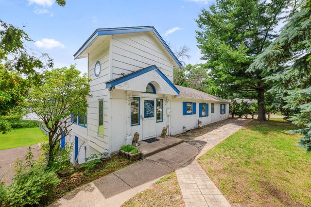 640 Highway 96 W, Shoreview, MN 55126