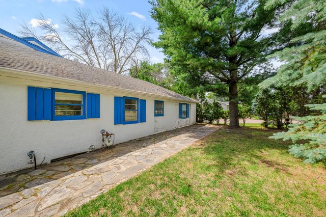 640 Highway 96 W, Shoreview, MN 55126