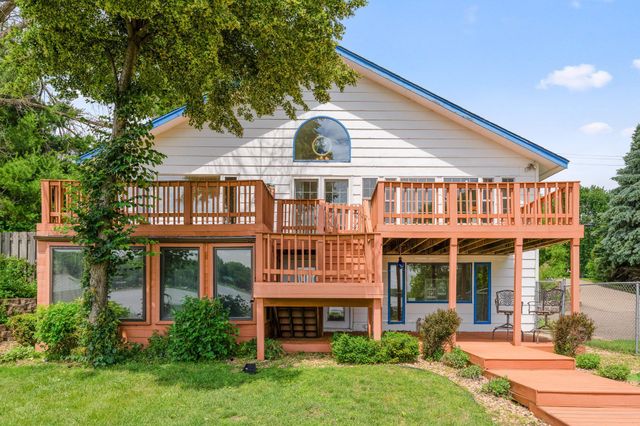 640 Highway 96 W, Shoreview, MN 55126