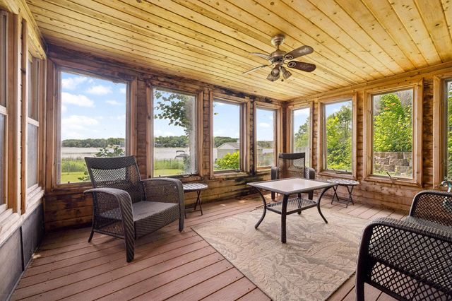 640 Highway 96 W, Shoreview, MN 55126