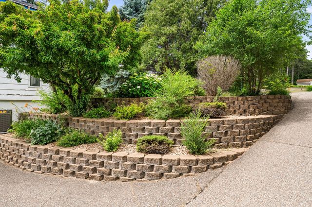 640 Highway 96 W, Shoreview, MN 55126