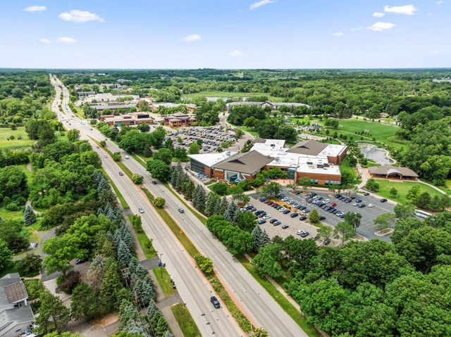 640 Highway 96 W, Shoreview, MN 55126