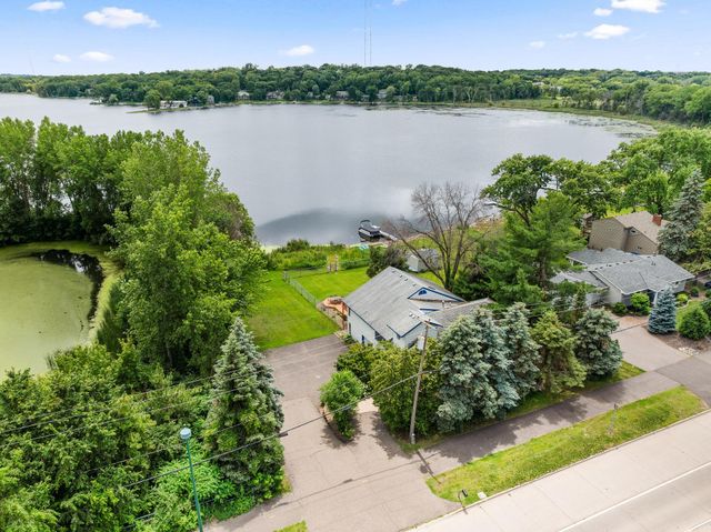 640 Highway 96 W, Shoreview, MN 55126