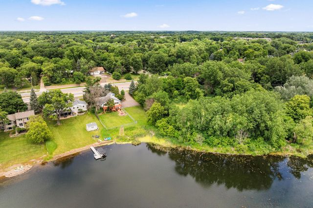 640 Highway 96 W, Shoreview, MN 55126