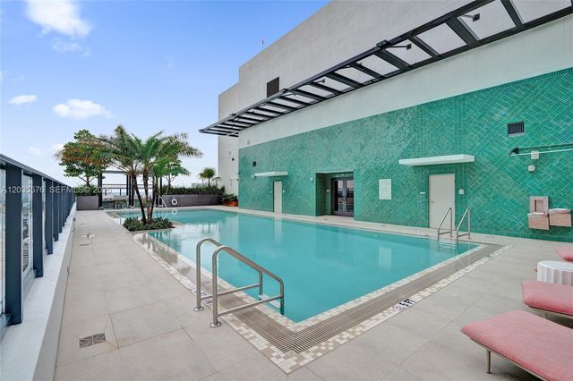 11 NE 6TH 1403, Miami, FL 33132