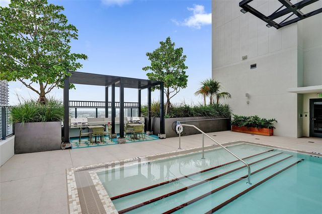 11 NE 6TH 1403, Miami, FL 33132