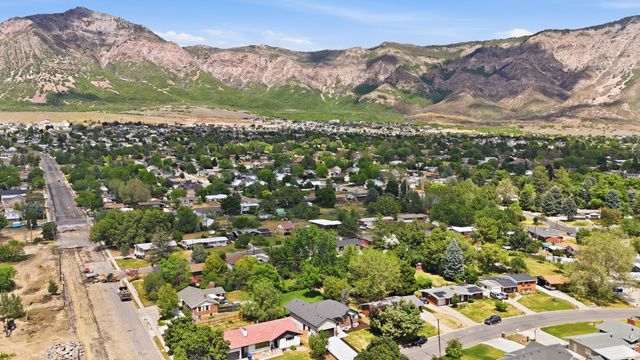 466 E 3000 N, North Ogden, UT 84414