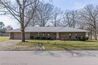 10008 Essex Place, Fort Smith, AR 72908