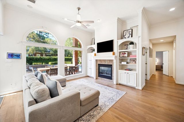 31 Orchard Pines Place, The Woodlands, TX 77382