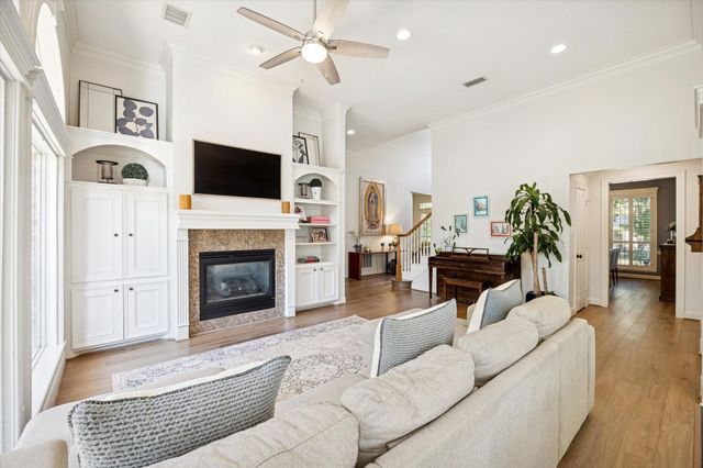 31 Orchard Pines Place, The Woodlands, TX 77382