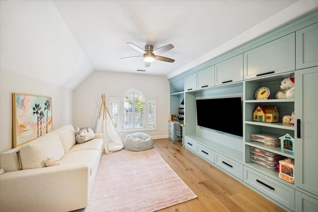 31 Orchard Pines Place, The Woodlands, TX 77382