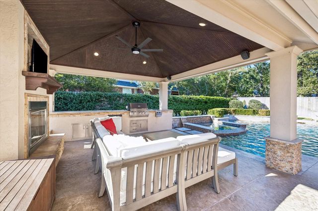 31 Orchard Pines Place, The Woodlands, TX 77382