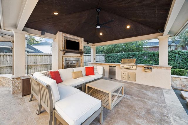 31 Orchard Pines Place, The Woodlands, TX 77382