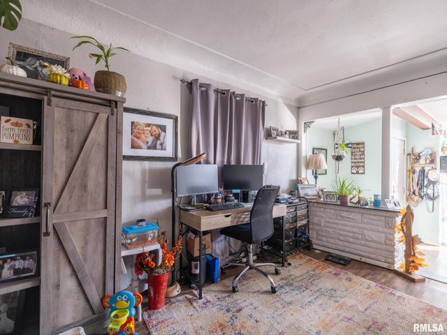 1512 HENRY Street, Pekin, IL 61554