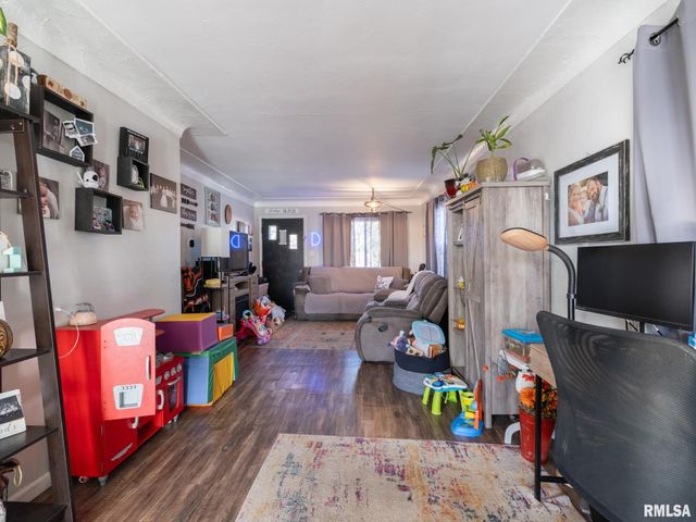 1512 HENRY Street, Pekin, IL 61554