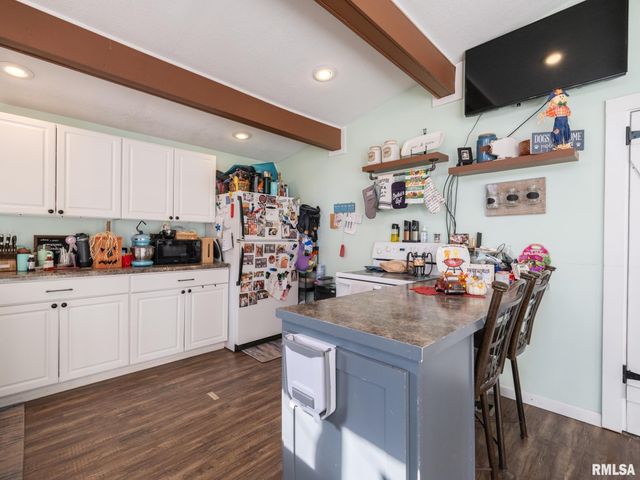 1512 HENRY Street, Pekin, IL 61554