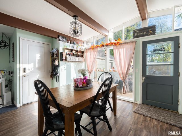 1512 HENRY Street, Pekin, IL 61554