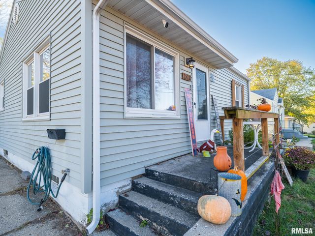 1512 HENRY Street, Pekin, IL 61554