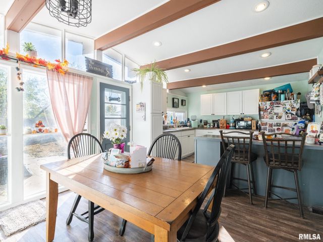 1512 HENRY Street, Pekin, IL 61554