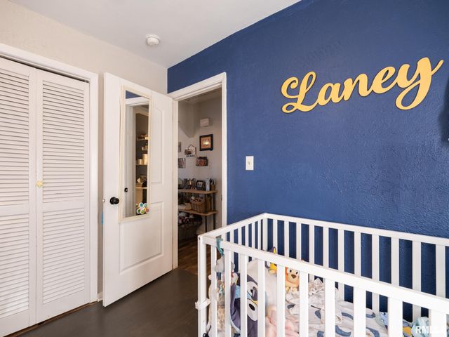 1512 HENRY Street, Pekin, IL 61554