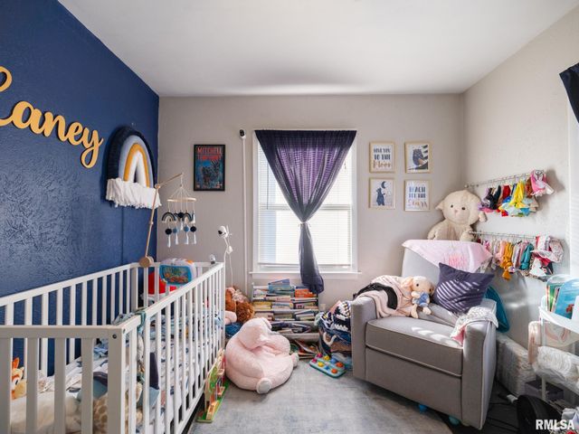 1512 HENRY Street, Pekin, IL 61554