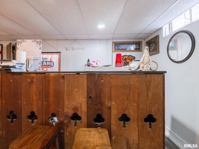 1512 HENRY Street, Pekin, IL 61554