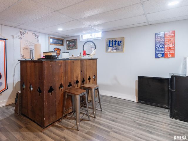 1512 HENRY Street, Pekin, IL 61554