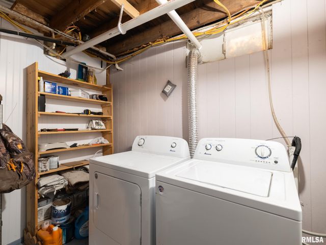 1512 HENRY Street, Pekin, IL 61554