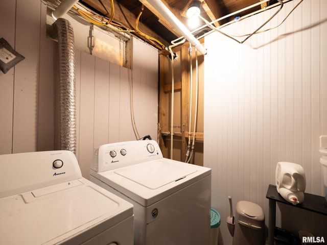 1512 HENRY Street, Pekin, IL 61554