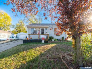 1512 HENRY Street, Pekin, IL 61554