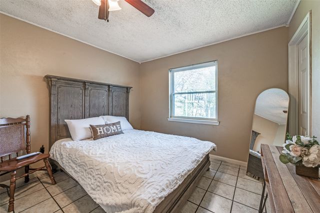 600 Sue Ann Lane, Burleson, TX 76028