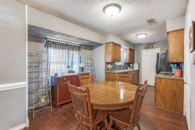 600 Sue Ann Lane, Burleson, TX 76028