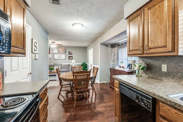 600 Sue Ann Lane, Burleson, TX 76028