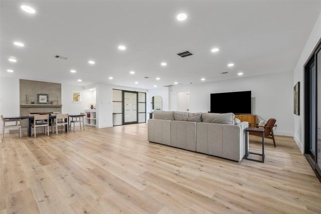 4423 Lymbar Drive, Houston, TX 77096