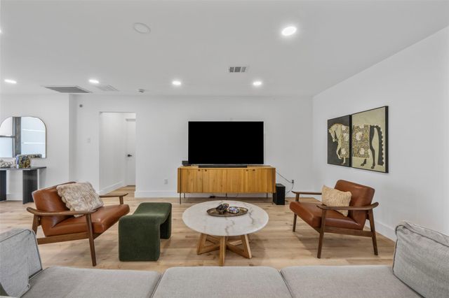 4423 Lymbar Drive, Houston, TX 77096