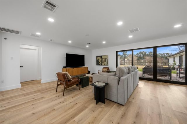 4423 Lymbar Drive, Houston, TX 77096