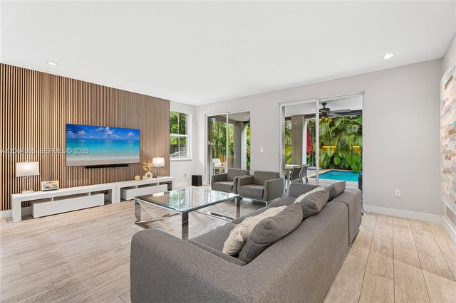 14900 SW 10th Street, Miami, FL 33194