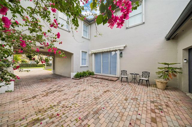14900 SW 10th Street, Miami, FL 33194