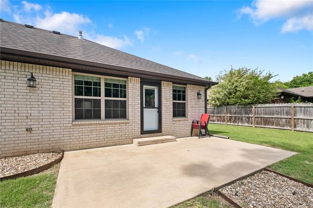 2269 Kelly Lynn Place, Fayetteville, AR 72701
