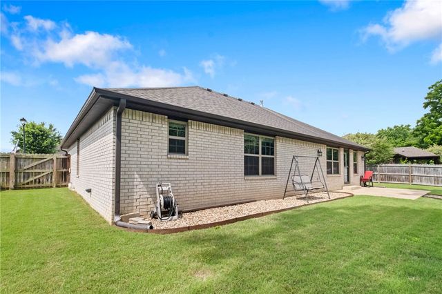 2269 Kelly Lynn Place, Fayetteville, AR 72701